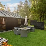 2 Bedroom Gorgeous In Hébergement de vacances