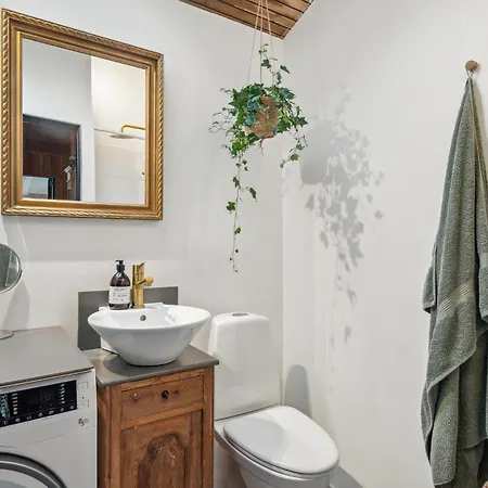 2 Bedroom Gorgeous In 펜션 회예스레브
