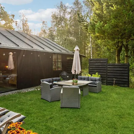 2 Bedroom Gorgeous In Holiday home