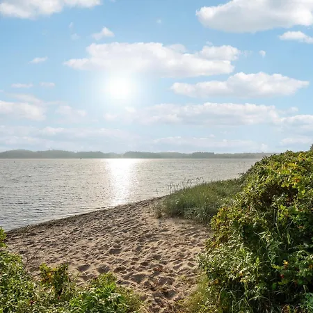 2 Bedroom Gorgeous In Holiday home *