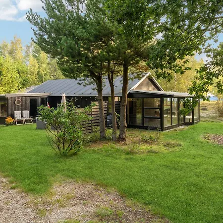 2 Bedroom Gorgeous In Holiday home Hojslev